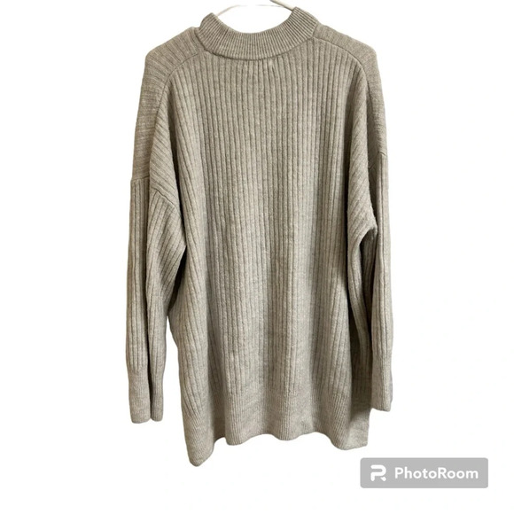 H&M Women Med Light Gray Oversized Mock Neck Ribbed Slit Hem Wool Blend Sweater - Picture 2 of 8
